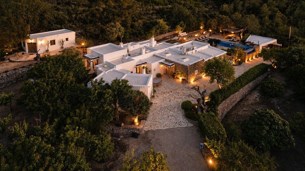 Sieben Luxusvillen auf Ibiza für 2027 Can Guerxonet photo 3