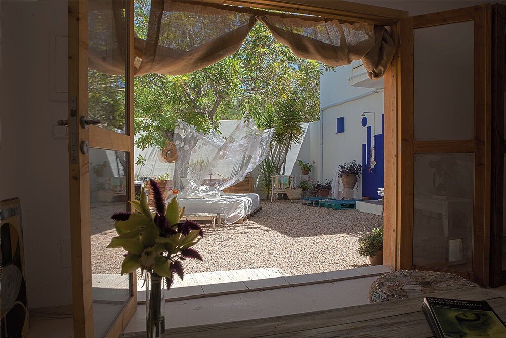 Sieben Luxusvillen auf Ibiza für 2027 Hacienda Ses Caletes photo 5
